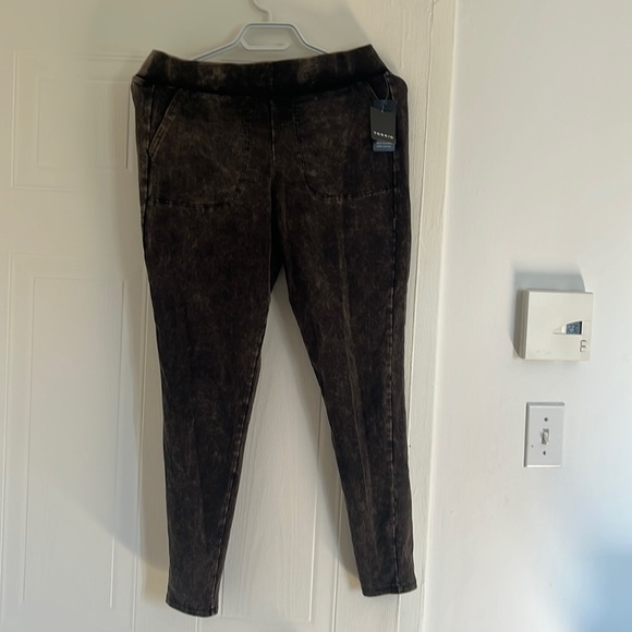 NWT Torrid size 1 leggings WITH POCKETS - Picture 6 of 11